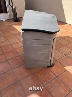 Sturdy All Weather Rubbermaid Horizontal DECK BOX / STORAGE SHED With Floor